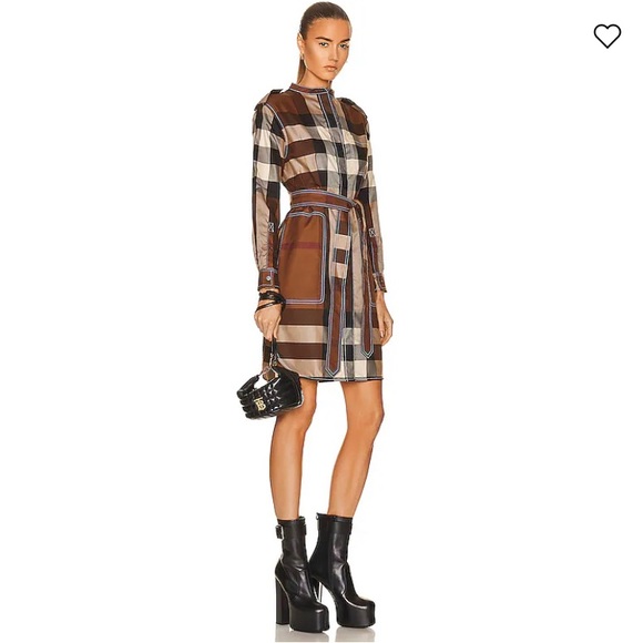 BURBERRY Lambskin Quilted Small Crescent - Picture 3 of 14